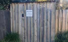 Rose Apartments Central Rotorua- Accommodation & Private Spa